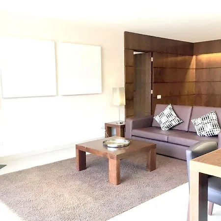 Comfortable With Shared Pool In 110 M² Guia (Faro)