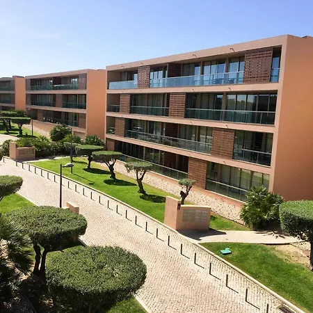 Comfortable With Shared Pool In 110 M² Guia (Faro)